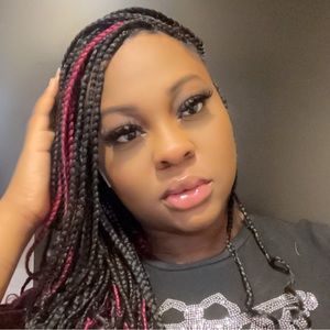 Meet your Posher, Olivia